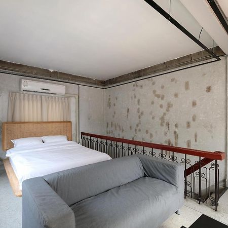 Ep1 Shophouse Hotell Bangkok Exteriör bild