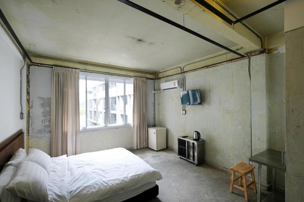 Ep1 Shophouse Hotell Bangkok Exteriör bild
