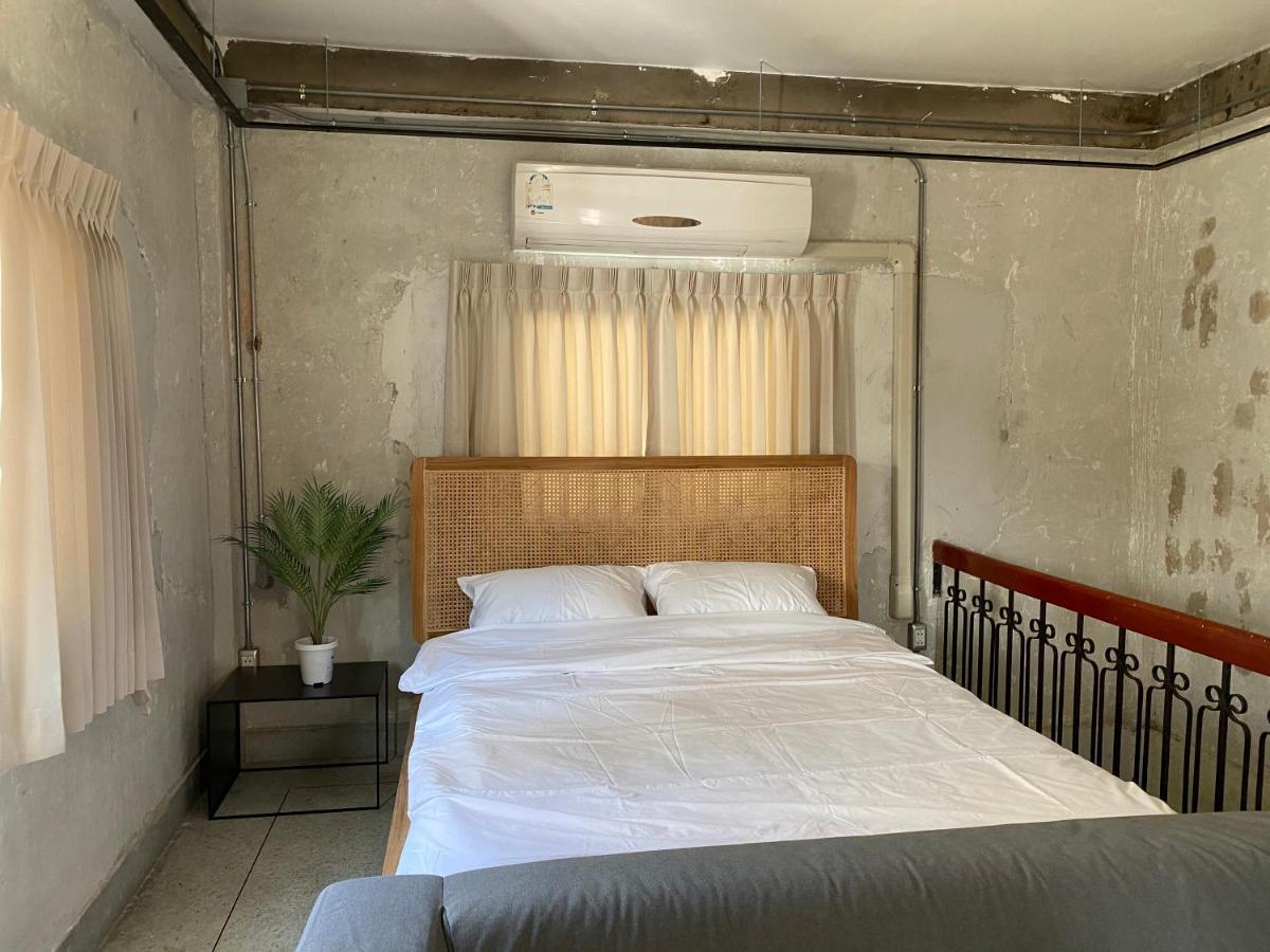 Ep1 Shophouse Hotell Bangkok Exteriör bild
